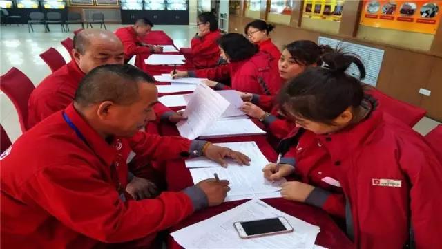 鼎庆集团*党**支部带领员工义务献血缓解血站用血压力