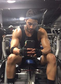 17岁出柜，19岁变性，LaithAshley成最励志男模