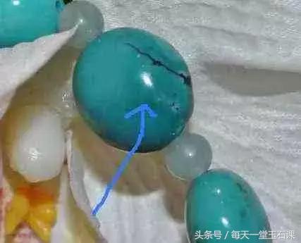 绿松石用酒精泡了一个晚上,绿松石清水洗后凉凉的立马就干了