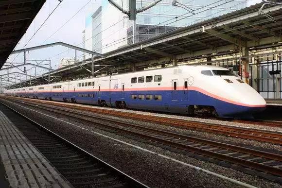 日本的高铁列车的样子,日本的高铁
