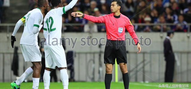 世预赛亚洲区国足首败,新加坡裁判帮助国足