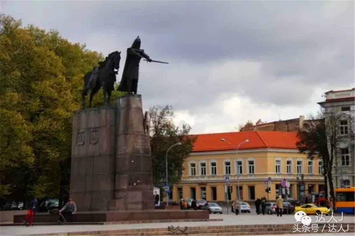 猜猜哪个国家连刺猬都有路牌？