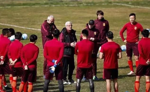 一名资深的伪球迷,对国足又恨又爱的球迷心声