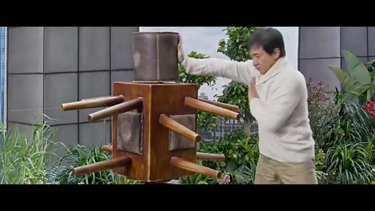 成龙为博美女芳心，耍宝累得眼冒金星