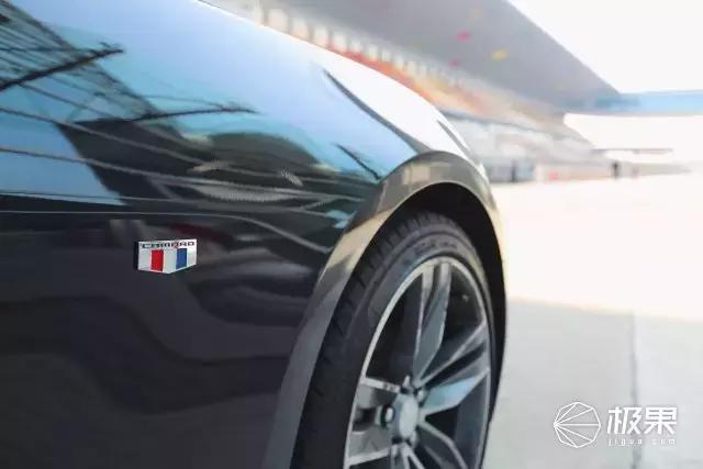 上海f1赛道体验价格,大黄蜂科迈罗敞篷版驾驶体验