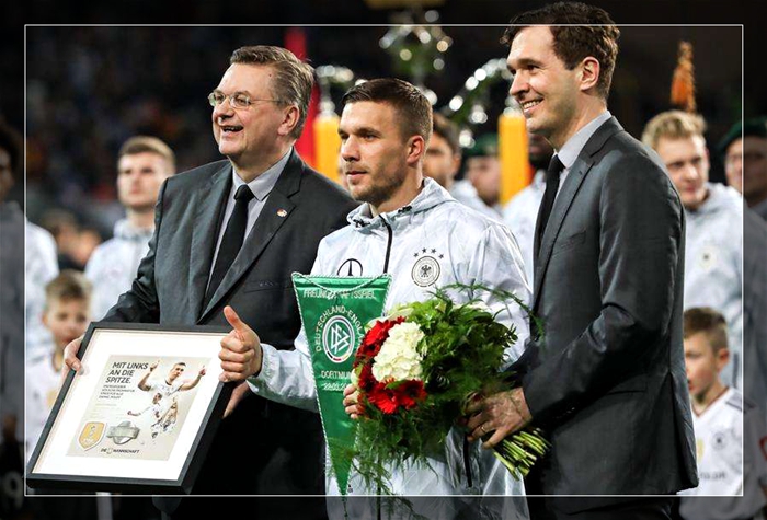 球情诗意：万水千山总是情，夜空中最亮的星