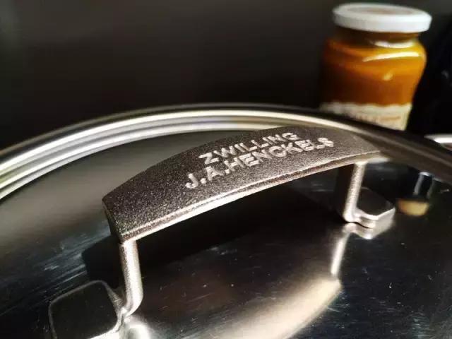 只用一个锅就可以做很多道菜,做了20年的菜