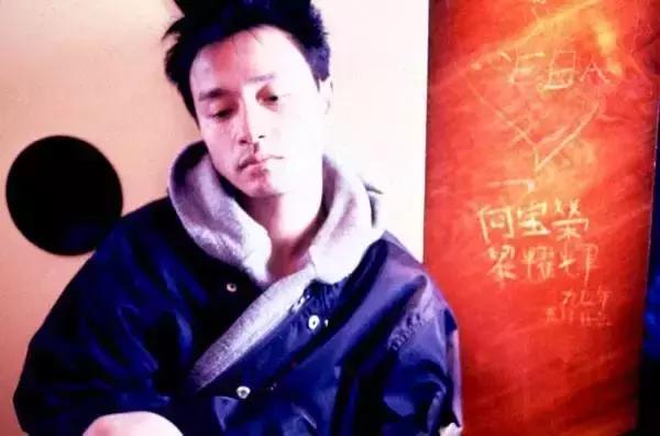 哥哥张国荣的传奇一生,张国荣老照片100张