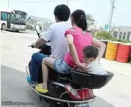 兄弟你穿衣服倒是长点心，这到底是几个意思