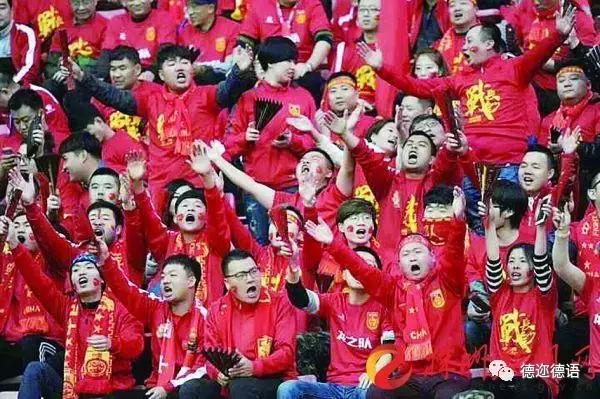 国足伪装成路人踢球,国足暴露的问题