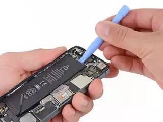 手机不能换电池的原因,手机不能换电池是时代倒退了吗