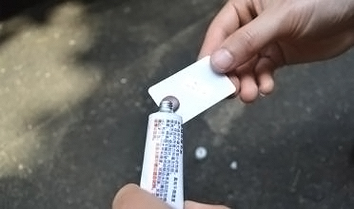 汽车剐蹭修复去4s店还是去维修,汽车简单修补