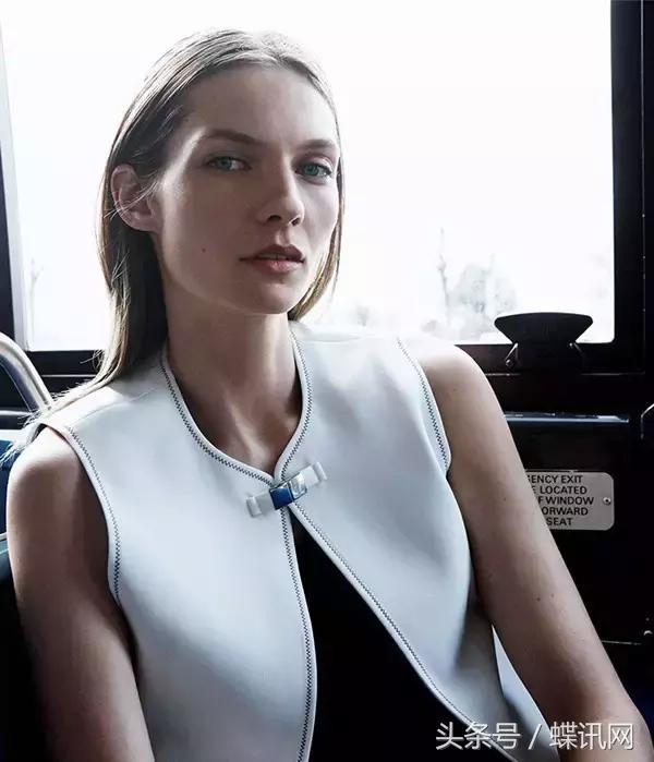 zara2021春季穿搭广告,zara大片拍摄