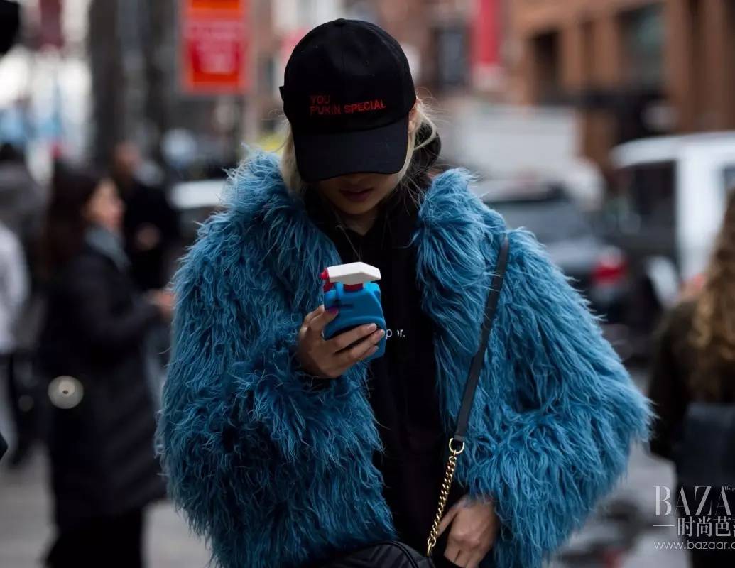 漂亮的手机当然要配漂亮的手机壳,再好看的手机都抵不过透明壳