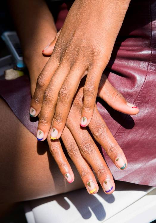 好看又好做的美甲diy教学,美甲小技巧学会在家就能做哦