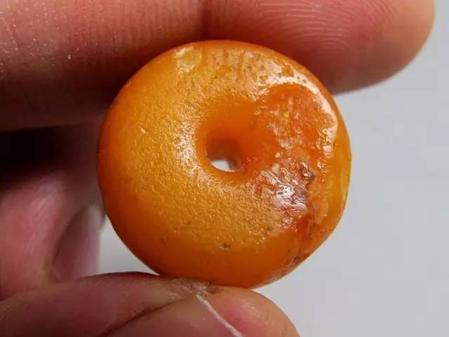 烤色蜜蜡和老蜜蜡的鉴别,老蜜蜡的鉴别方法和图片