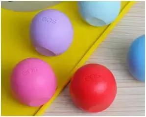 eos润唇膏哪个好用 (eos球形润唇膏推荐)