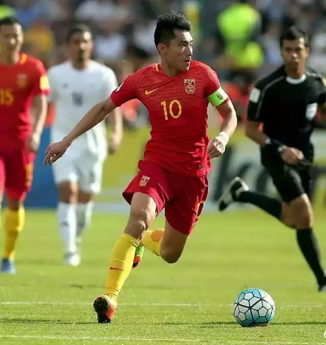 他们穿什么用英文怎么说,他们穿着什么用英文怎么说