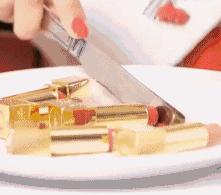 闺蜜相亲一夜未归,第二天回来她问相亲结果如何,她说超能洗衣粉