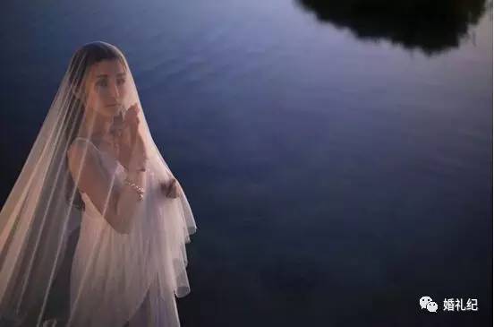 林依晨婚纱照独特美艳,林依晨甜蜜瞬间