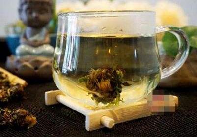 药草皇后蒲公英泡水喝,喝蒲公英茶对口疮有好处吗