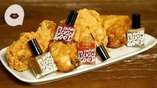 怎样用一瓶指甲油做出好看的指甲,如果你有一瓶指甲油你会做什么