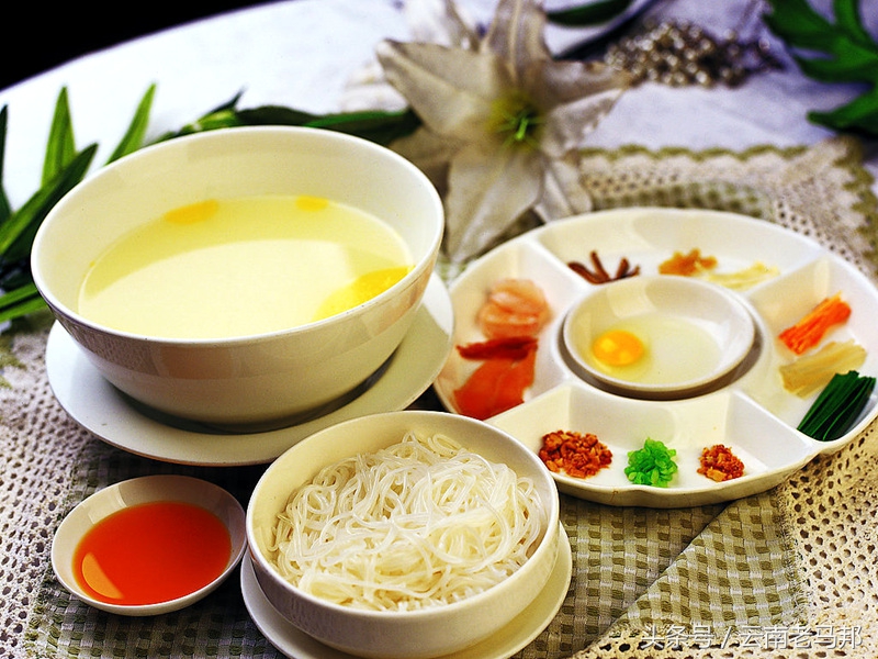 云南蒙自菊花过桥米线,云南蒙自王记菊花过桥米线