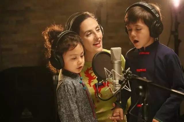 进入4月份，合家欢的必选档《冰雪大作战》，用童真传递教育