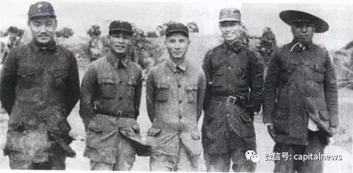 有渊源！军委原副主席之子祭奠父亲老搭档