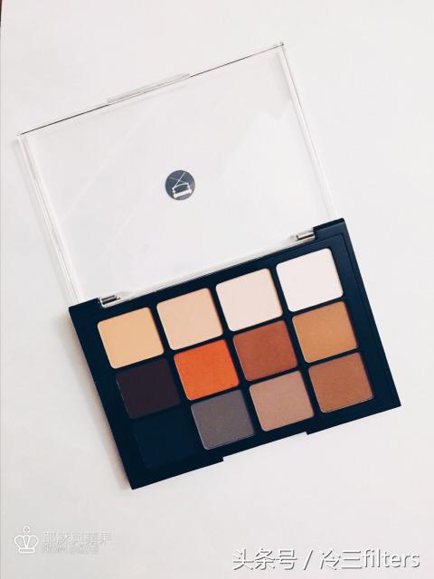 哑光眼影和微珠光眼影妆容区别,最显高级的眼妆