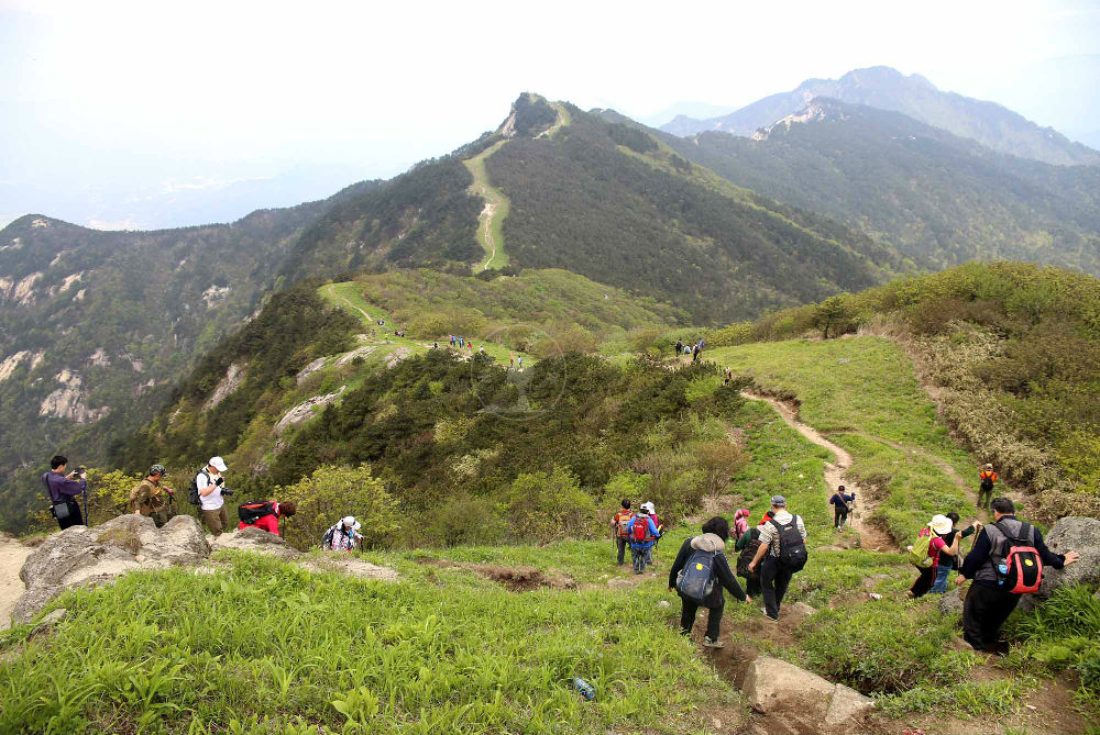 山东领秀户外:千里挺进大别山,众雄傲视天堂寨