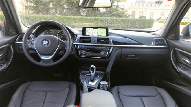 宝马318li和320li区别,宝马318li沉浸式体验