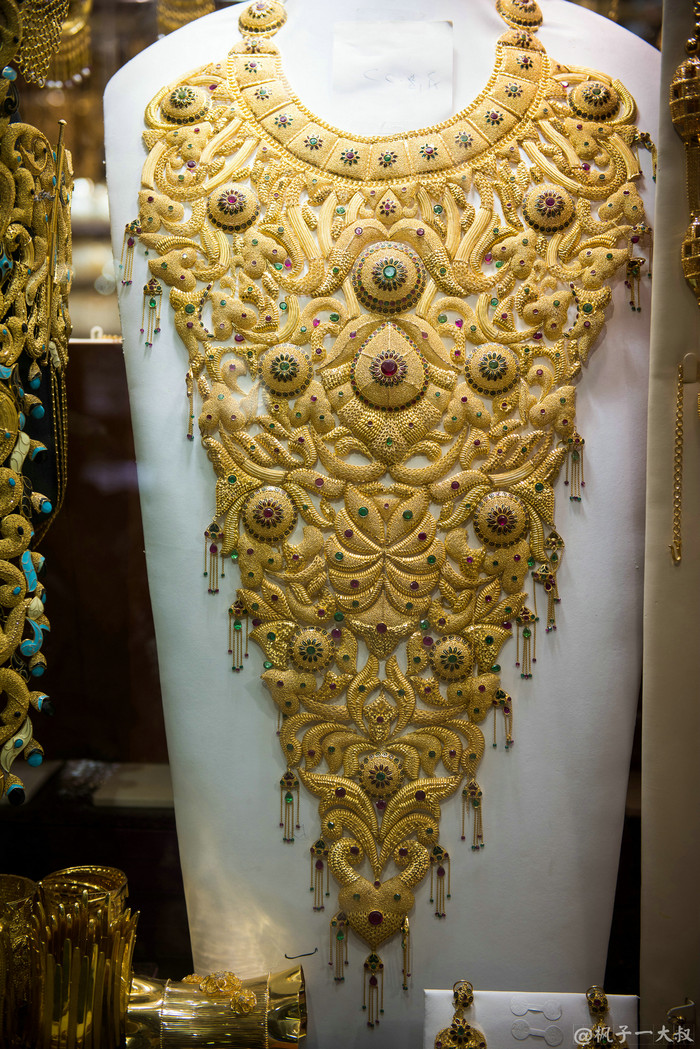 迪拜真的全是豪车吗,迪拜真的像网上传的那样吗