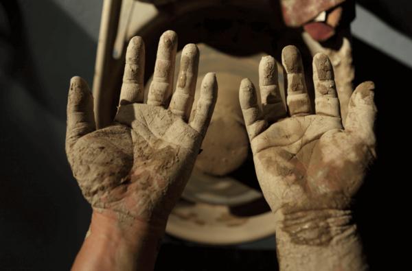 头号陶贩：从地摊卖烟灰缸到台湾80%的茶人茶馆都用他做的茶器