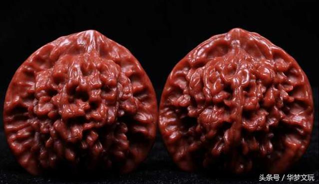 文玩核桃棱一个粗一个细值得盘吗,文玩核桃三分盘七分刷是什么意思