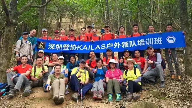 那些整天旅游的人怎么赚钱,全球旅行的人靠什么生活的