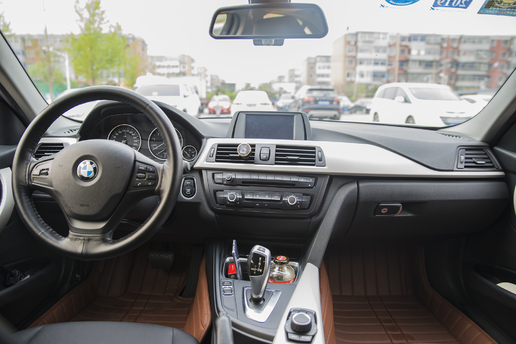 宝马316i有17款的吗,宝马316i值不值得入手