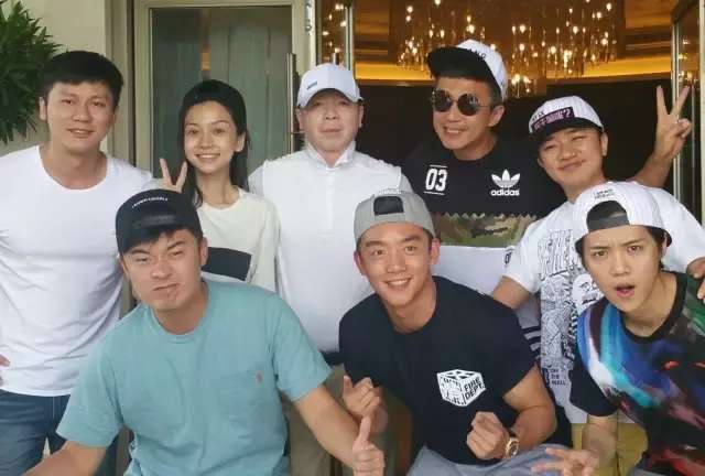 素颜技巧,get起来!伪素颜重点在于眉毛和眼线,明星妆小心机