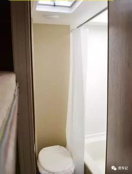 托展式b型房车,双轴进口豪华拖挂式房车