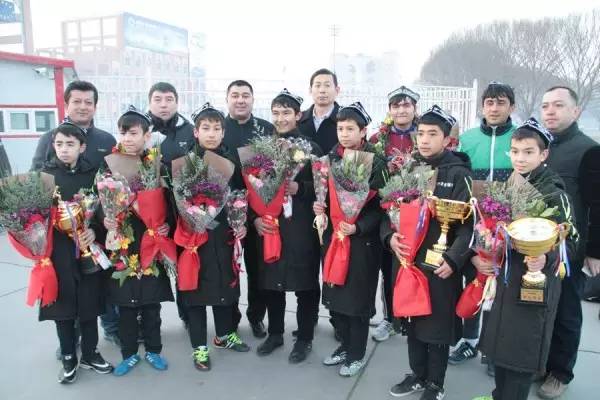 瓒崇悆灏忓皢浠庝勘涔愰儴鍥炴潵,瓒崇悆闈掕闃熷憳鍥炲