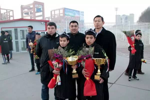 瓒崇悆灏忓皢浠庝勘涔愰儴鍥炴潵,瓒崇悆鐞冨憳鍥炲