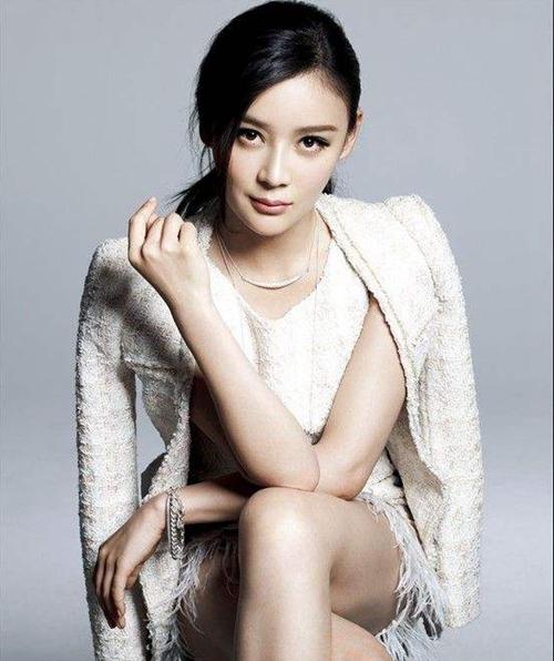 于正选杨幂和赵丽颖原因,于正回应赵丽颖和杨幂谁优秀