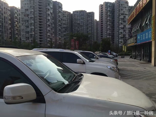 丰田陆地巡洋舰出租多少钱一天,成都丰田海狮出租