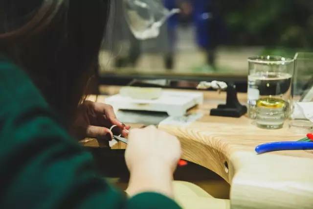 月坪效破七千，年营收千万，她的手作体验平台吸引宝马、奔驰合作