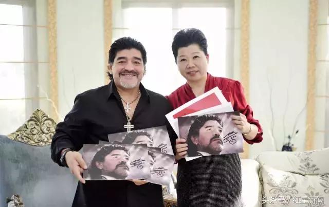 球王马拉多纳最后一次来华,球王马拉多纳回应c罗