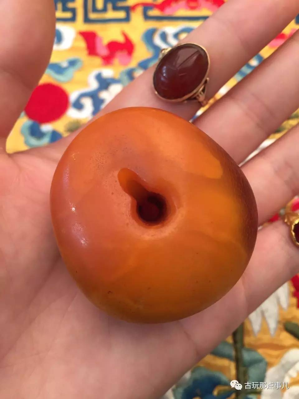 烤色蜜蜡和老蜜蜡的鉴别,老蜜蜡的鉴别方法和图片