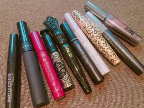 睫毛膏浓密纤长测评,kissme睫毛膏纤长还是浓密好用