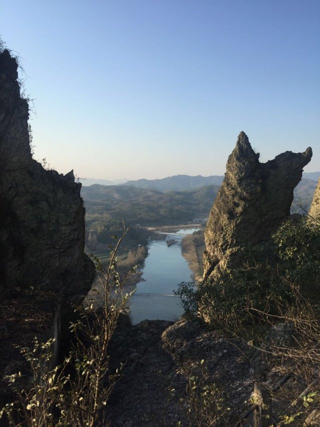 远山如黛原诗,远山如黛什么意思