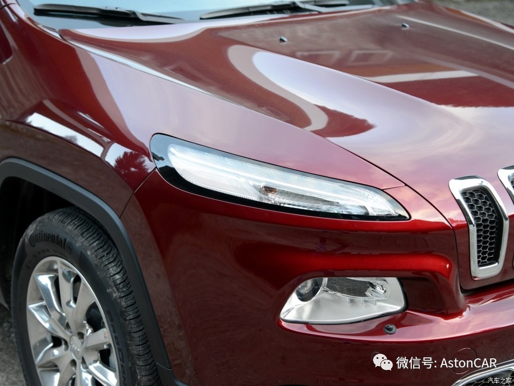 热闹的小型市场,2020款现代konan超小型suv