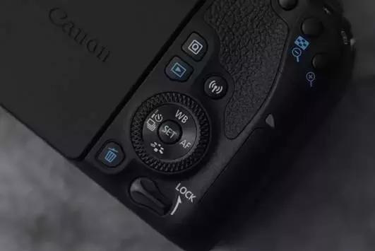 佳能800d与77d哪个更好有什么区别,佳能77d和佳能800d哪个值得入手